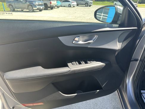 Used 2023 Kia Forte LXS FWD image 10