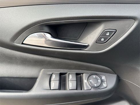 New 2026 Buick Envista Avenir image 13