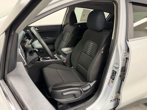 Used 2018 Kia Sportage LX image 19