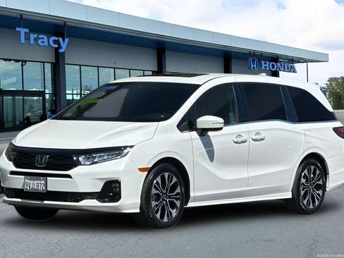 Used 2026 Honda Odyssey Elite image 14