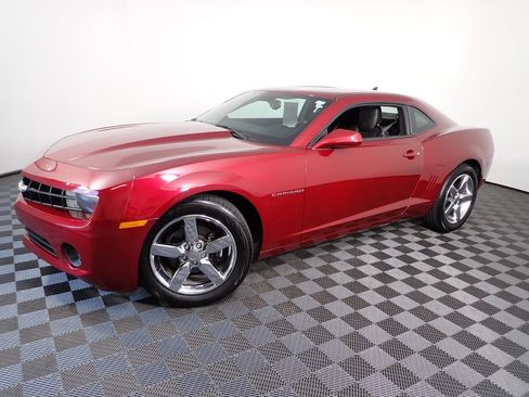 Used 2010 Chevrolet Camaro LT RWD image 11