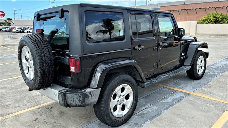 Used 2013 Jeep Wrangler Unlimited Sahara AWD/4WD image 8