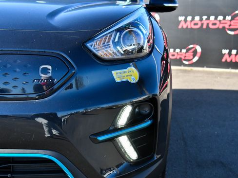 Used 2022 Kia Niro EX image 11