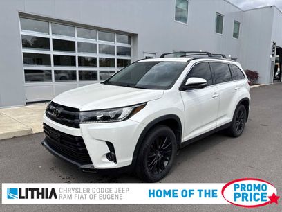 Used 2019 Toyota Highlander SE
