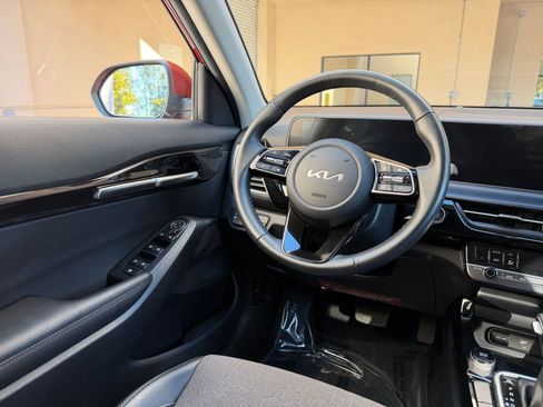 Used 2025 Kia Seltos S image 29