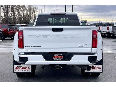 Used 2024 Chevrolet Silverado 3500 High Country w/ Technology Package image 4