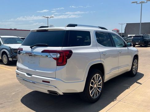 Used 2022 GMC Acadia Denali w/ Denali Technology Package FWD image 3