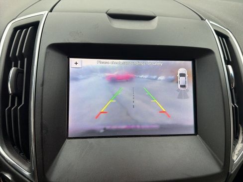 Used 2019 Ford Edge Titanium w/ Cold Weather Package image 18