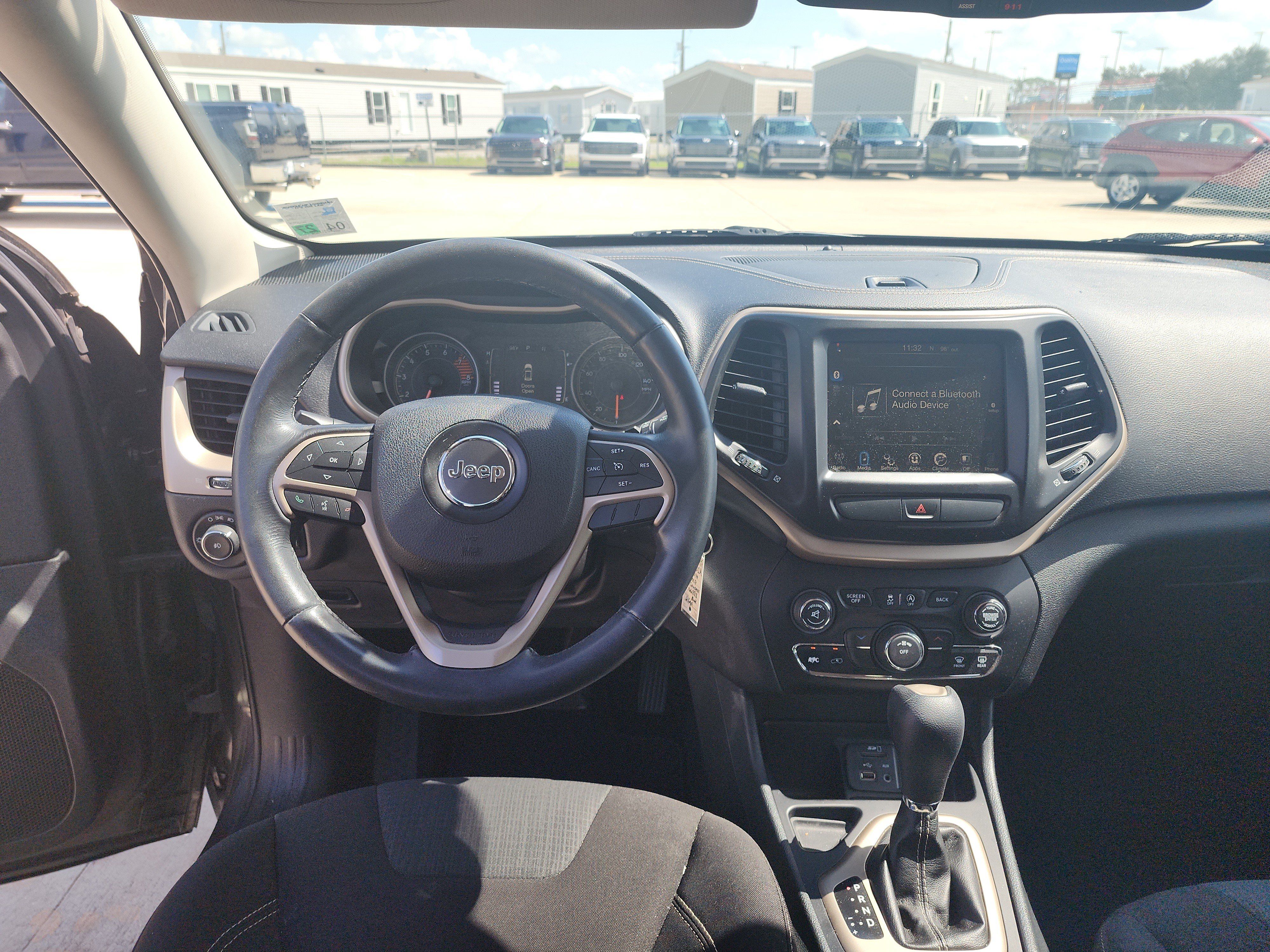 Used 2016 Jeep Cherokee Latitude w/ Comfort & Sound Group FWD image 21