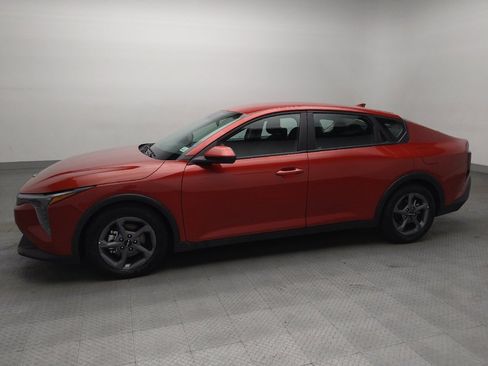 Used 2025 Kia K4 FWD image 2