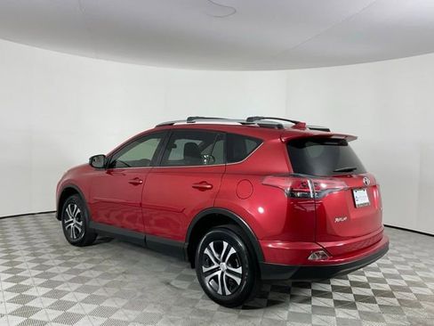 Used 2016 Toyota RAV4 LE FWD image 7