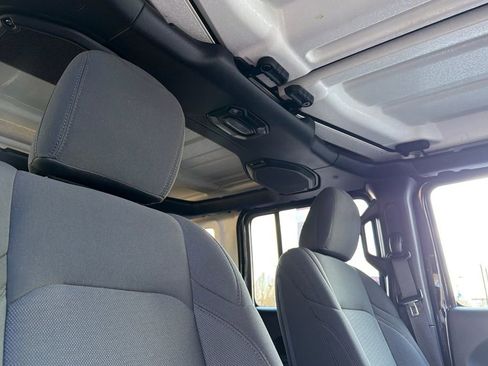 Used 2023 Jeep Wrangler Unlimited image 14