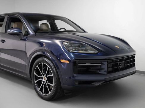 New 2025 Porsche Cayenne image 9
