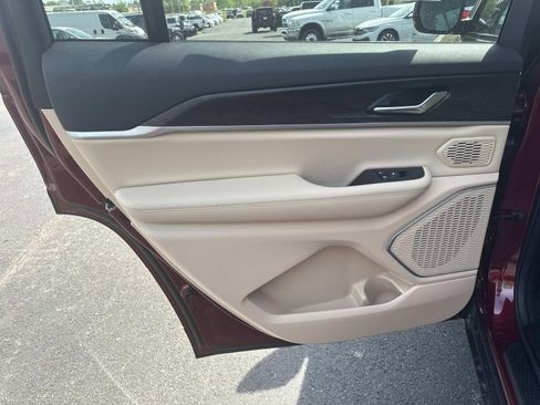 New 2026 Jeep Grand Cherokee L Limited AWD/4WD image 14
