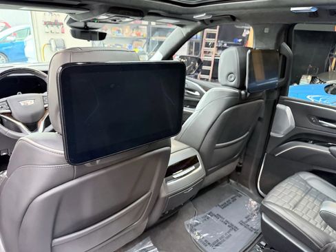 Used 2022 Cadillac Escalade ESV Sport Platinum w/ Heavy-Duty Trailer Package image 26