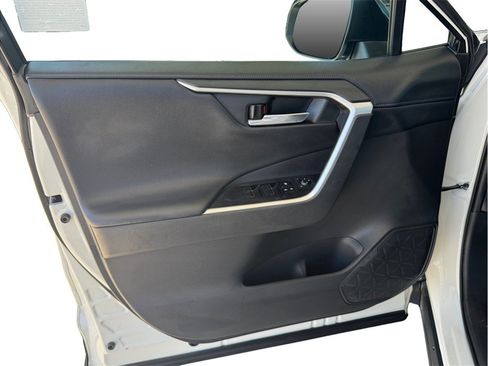 Used 2021 Toyota RAV4 XSE w/ Carpet Mat Package (TMS) AWD/4WD image 18