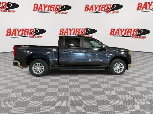 Used 2022 Chevrolet Silverado 1500 LT AWD/4WD image 9