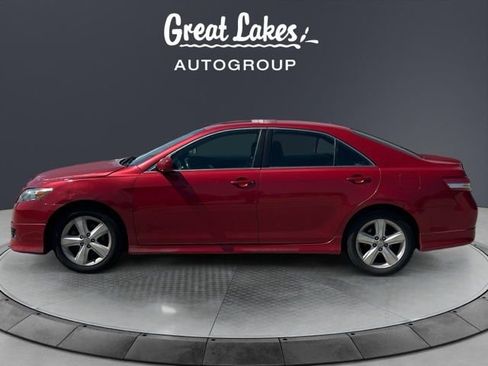 Used 2011 Toyota Camry SE image 2