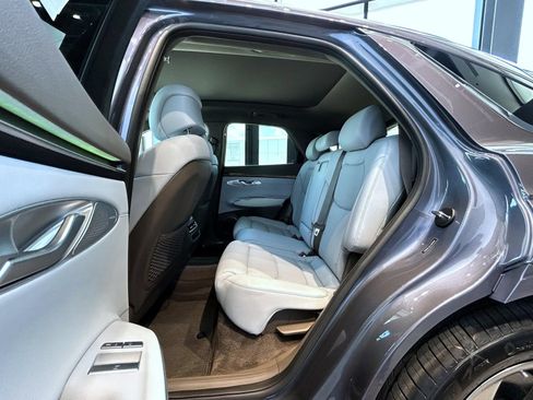 New 2026 Genesis GV70 2.5T Advanced w/ G1 Accessory Package AWD/4WD image 18