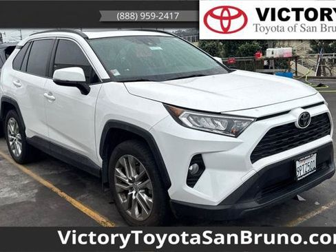 Certified 2020 Toyota RAV4 XLE Premium FWD image 1