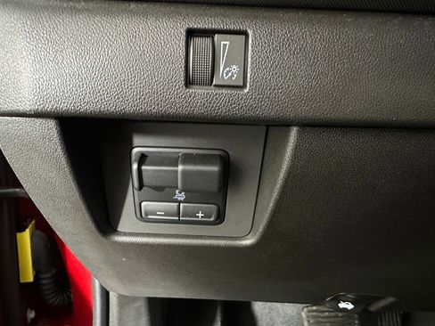 Used 2023 Chevrolet Colorado Z71 w/ Z71 Convenience Package 2 image 14