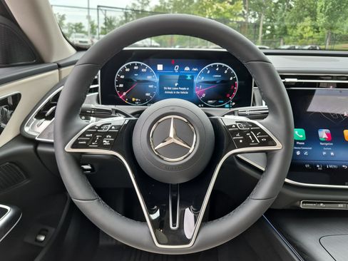 New 2026 Mercedes-Benz E 350 4MATIC Sedan image 18