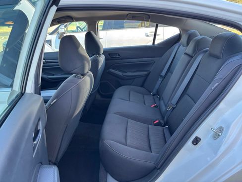 Used 2025 Nissan Altima 2.5 SV FWD image 25