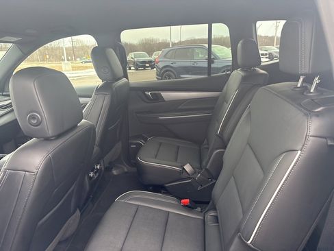 Used 2025 Buick Enclave Preferred image 15