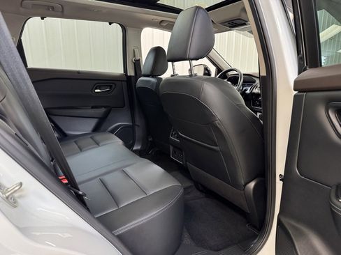 Used 2023 Nissan Rogue SL w/ SL Premium Package image 26