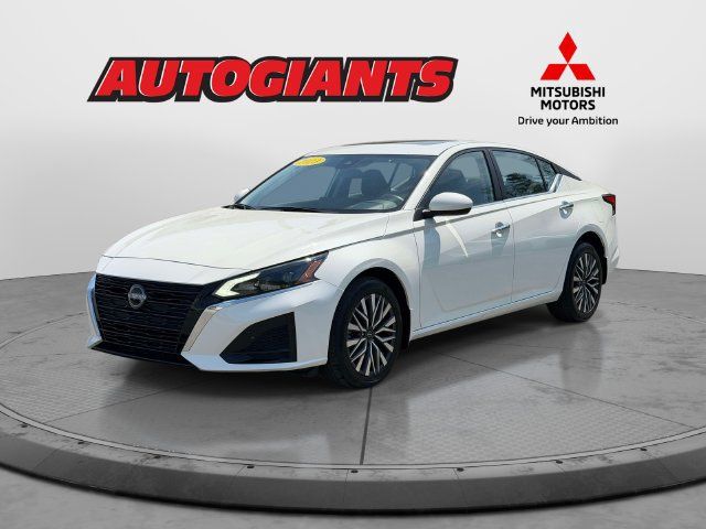 Used 2023 Nissan Altima 2.5 SV w/ SV Premium Package AWD/4WD image 7
