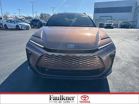 Certified 2025 Toyota Crown Signia Limited image 2