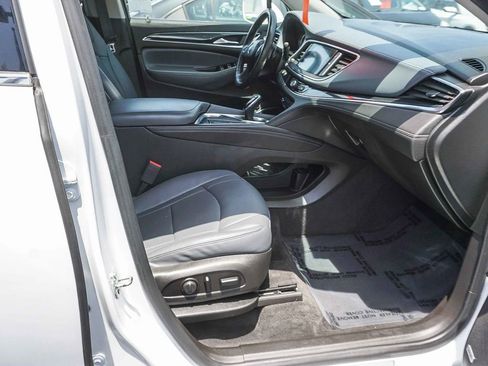 Used 2020 Buick Enclave Essence w/ Sound and Sites Package FWD image 12