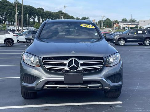 Used 2017 Mercedes-Benz GLC 300 4MATIC image 2
