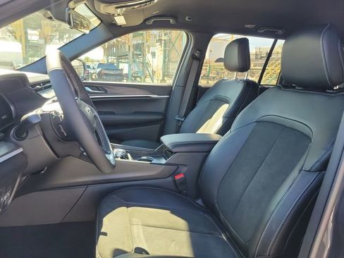 New 2026 Jeep Grand Cherokee Laredo image 15