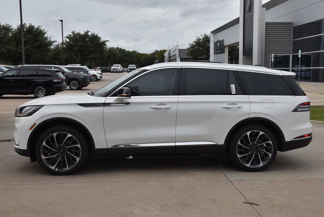 New 2027 Lincoln Aviator Reserve AWD/4WD image 11