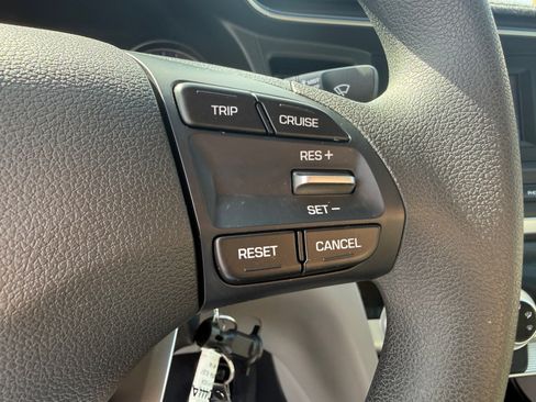 Used 2019 Hyundai Elantra SE image 15