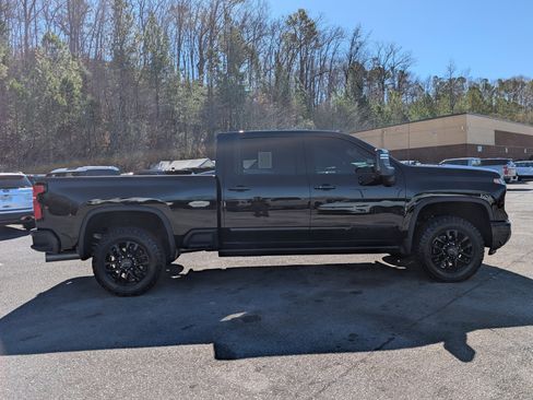 Used 2025 Chevrolet Silverado 2500 High Country w/ High Country Premium Package image 10