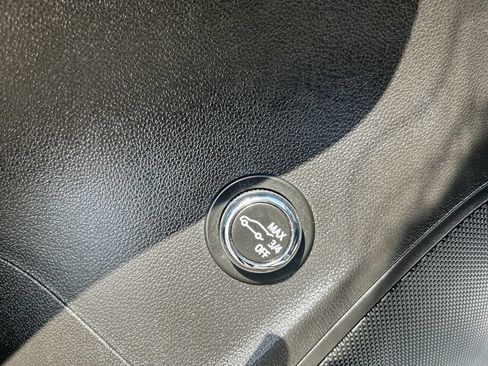 Used 2022 Buick Envision Essence w/ Technology Package I FWD image 20