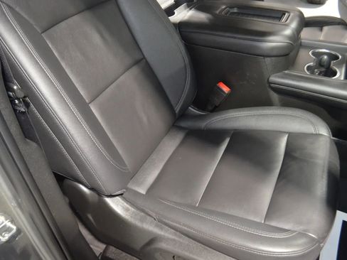 Used 2022 Chevrolet Tahoe Z71 w/ Luxury Package image 28