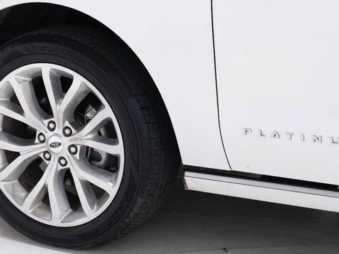 Used 2018 Ford Expedition Platinum RWD image 75