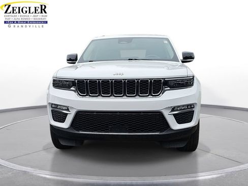 Used 2023 Jeep Grand Cherokee Limited AWD/4WD image 2