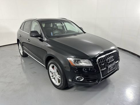 Used 2017 Audi Q5 2.0T Premium Plus w/ Technology Package AWD/4WD image 28