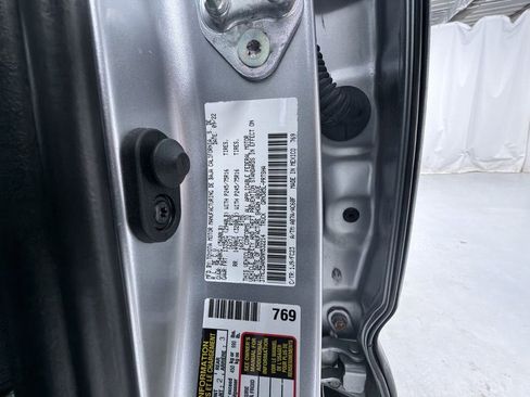 Certified 2022 Toyota Tacoma SR5 AWD/4WD image 16