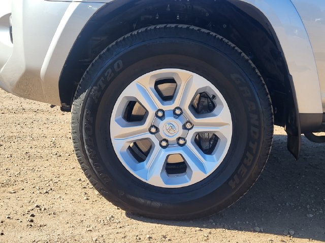 Used 2023 Toyota 4Runner SR5 AWD/4WD image 11