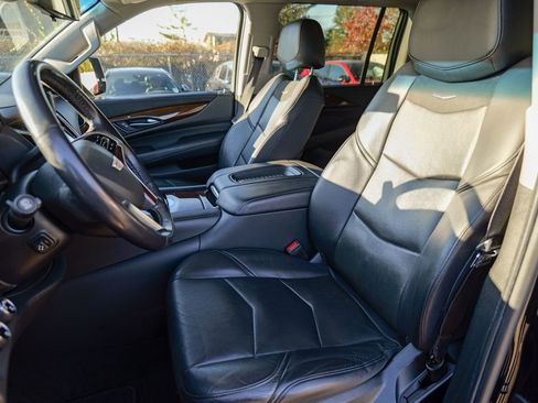 Used 2020 Cadillac Escalade ESV Luxury image 21