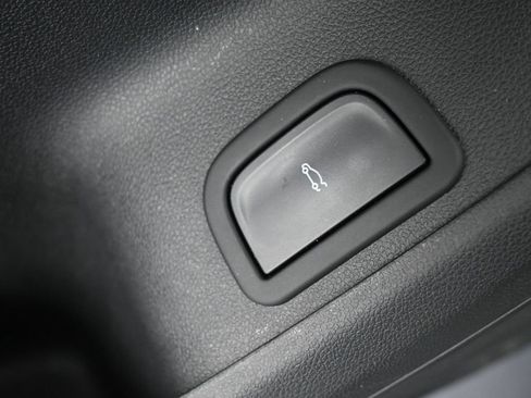 Used 2024 Chevrolet Traverse LT AWD/4WD image 29