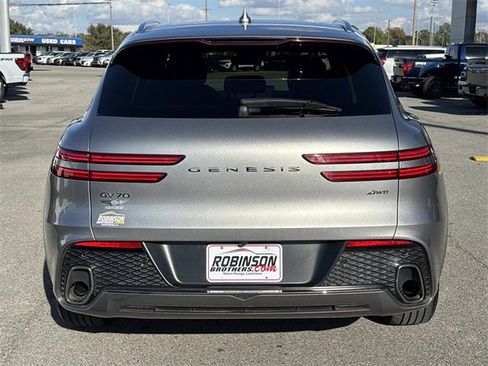 Used 2024 Genesis GV70 2.5T w/ Select Package image 6
