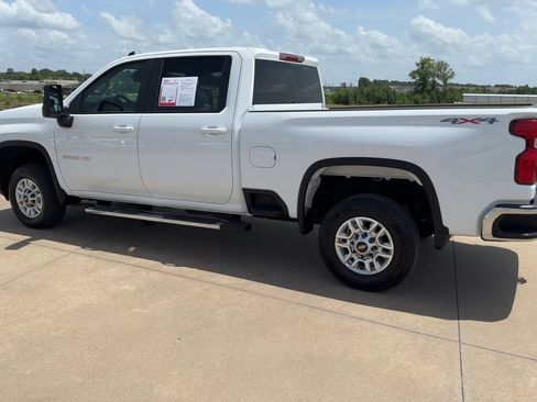 Used 2025 Chevrolet Silverado 2500 LT w/ Convenience Package AWD/4WD image 5