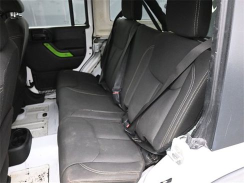 Used 2017 Jeep Wrangler Unlimited Rubicon image 18