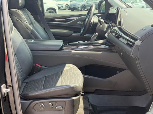 Used 2023 Cadillac Escalade ESV V AWD/4WD image 19